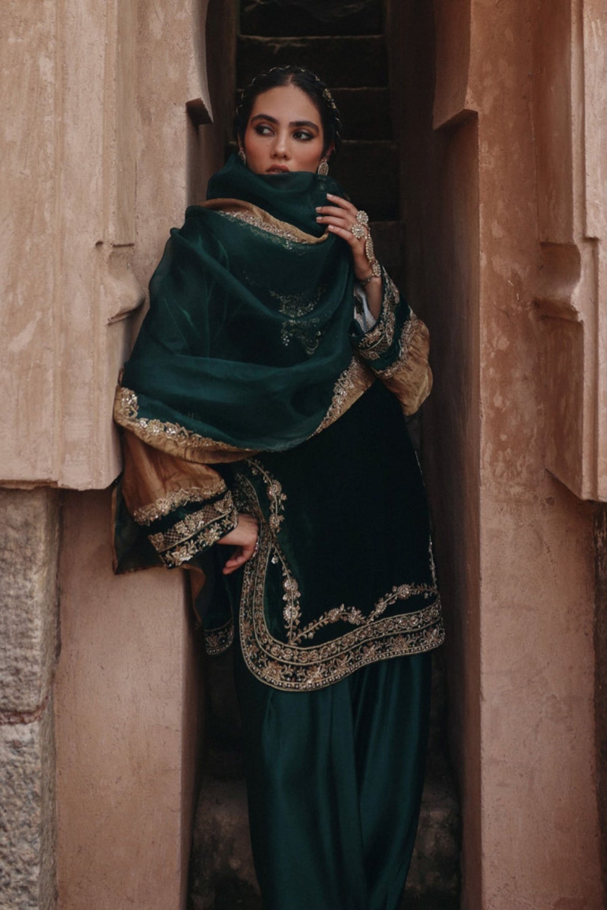 Hues Velvet Kurta Set