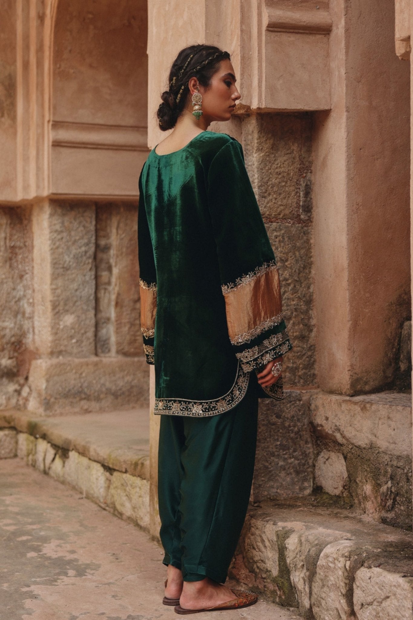 Hues Velvet Kurta Set