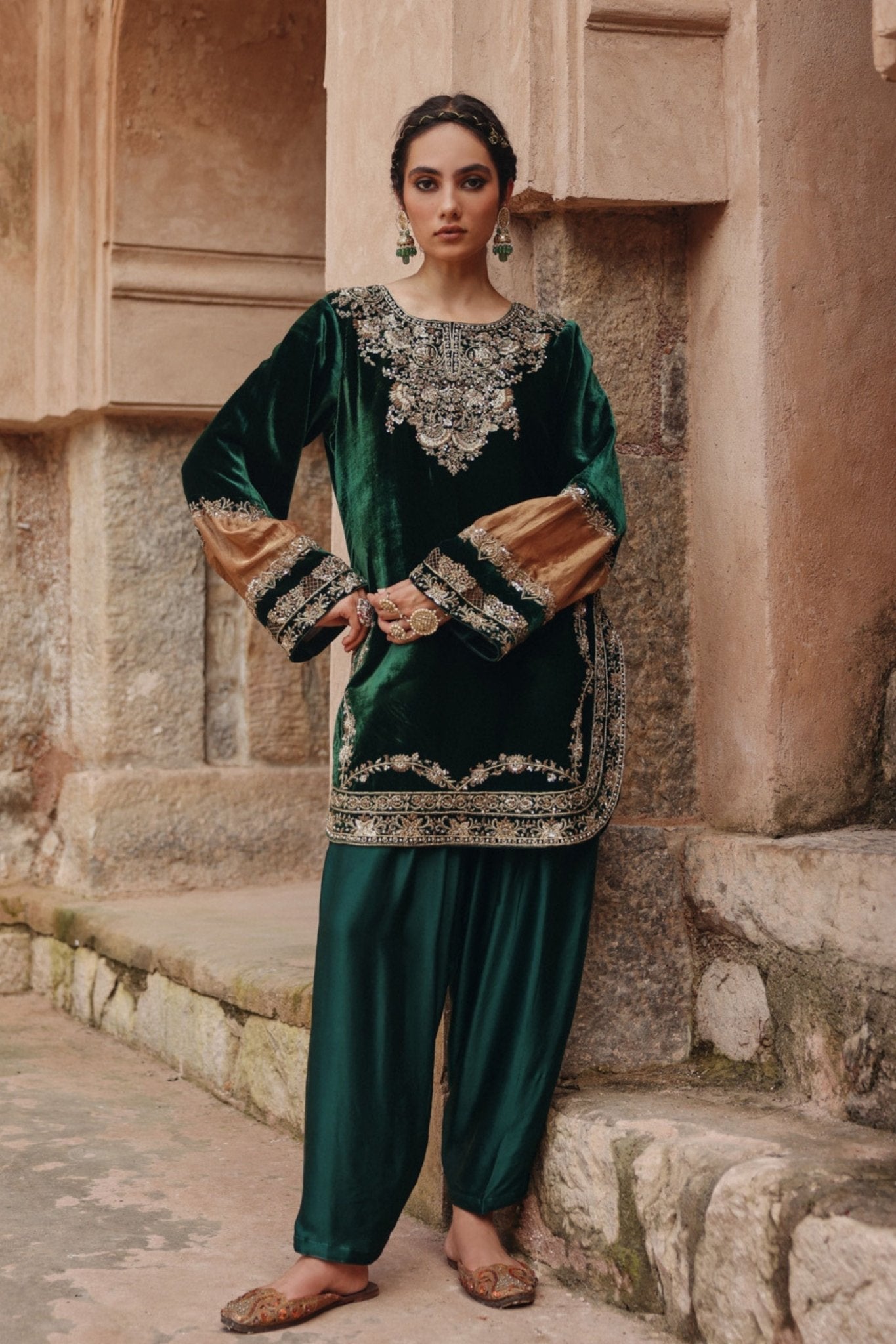 Hues Velvet Kurta Set