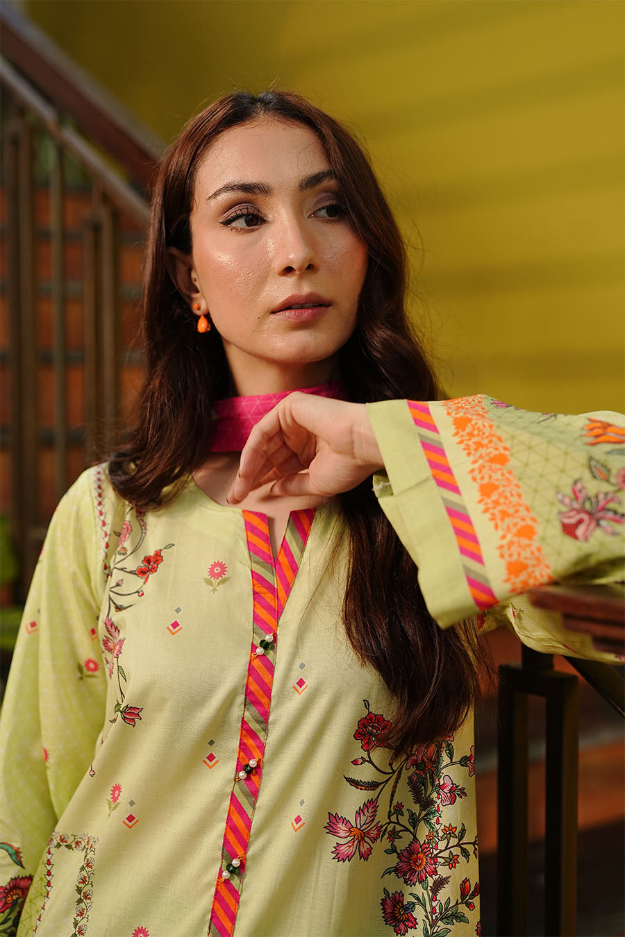 Jubilant three-piece set