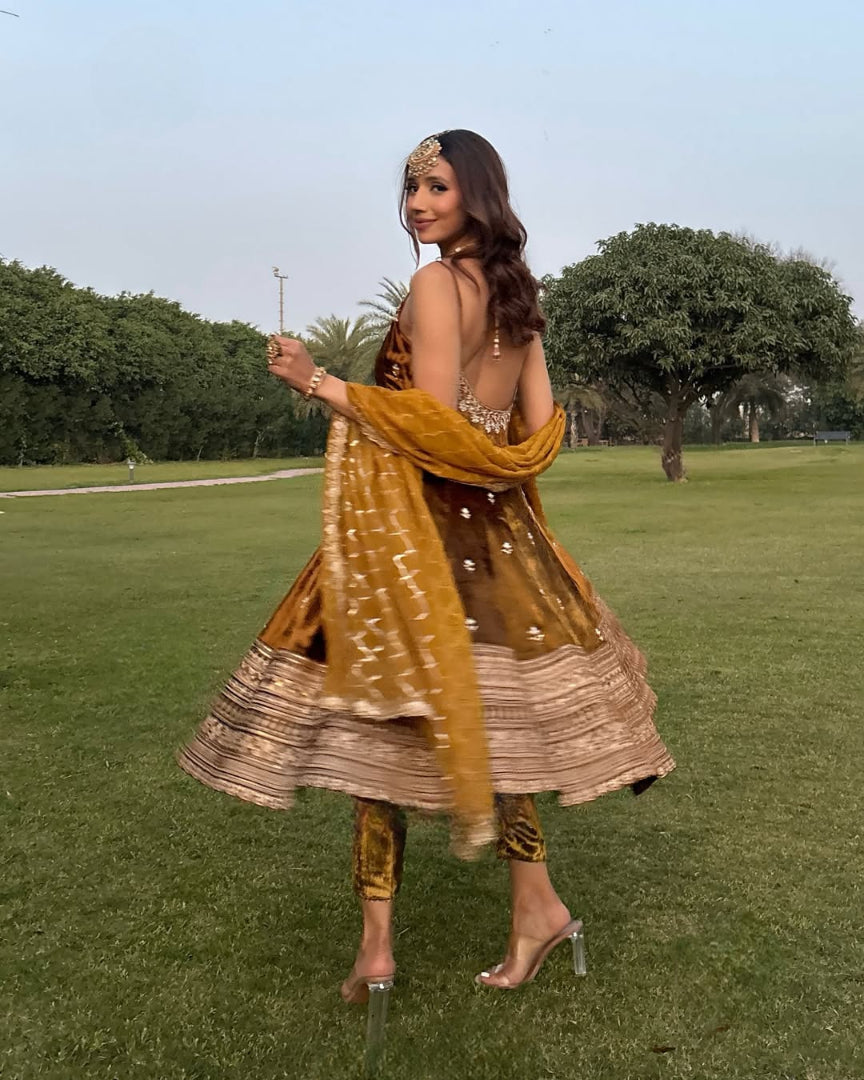 Noor Zari Anarkali Set